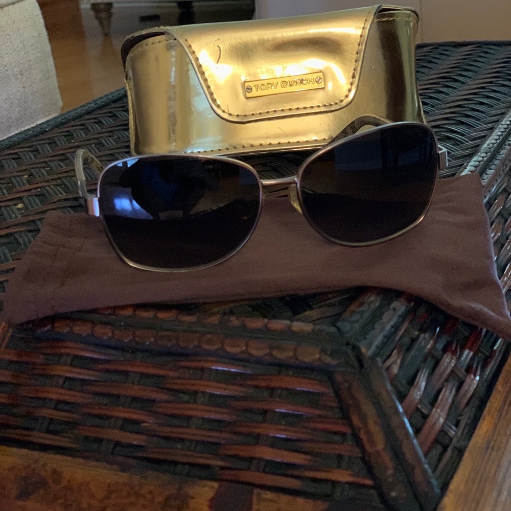 Tory Burch POLARIZED sunglasses, great condition
